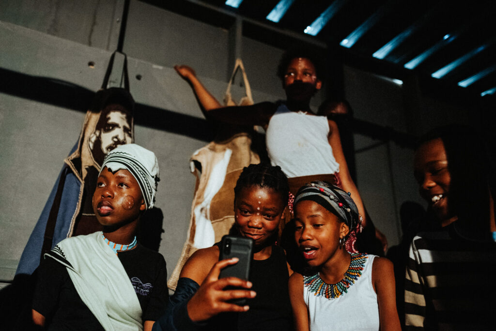 The Art of Drawing Readers In: Your attractive post title goes here